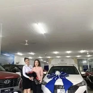 Bàn giao xe Hyundai cho khách hàng tại Ninh Thuận